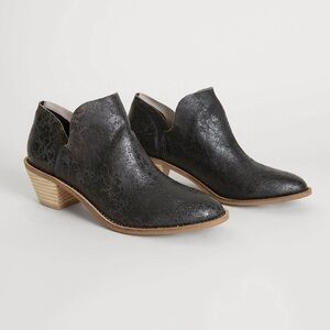 Kelsi Dagger Anthropologie Crackled Leather Ankle Black Western‎ Boots 7.5